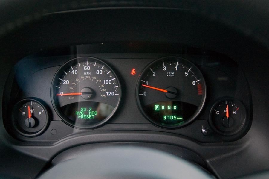  Jeep Patriot 2012 года  (фото 15 из 40)